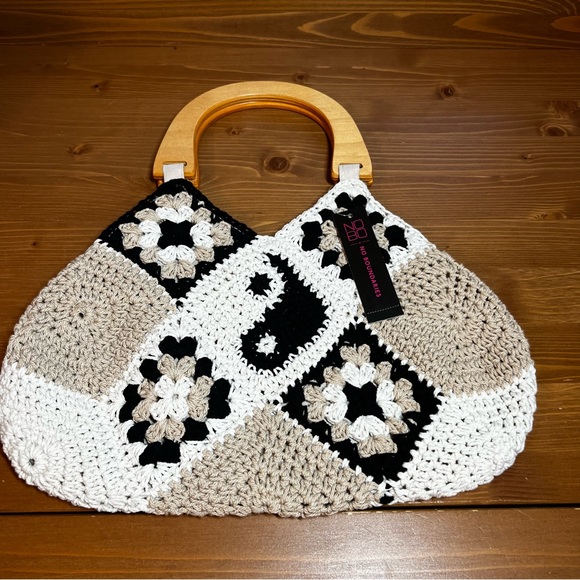 No Boundaries Handbags - Boho Festival Crochet Granny Square No Boundaries Purse Handbag NWT